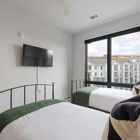 Holiday home Walk To Nightlife, Vanderbilt, Minutes To Broadway *