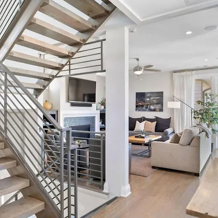Holiday home Downtown W Rooftop Deck 4 Bedrooms 3 Baths Nashville