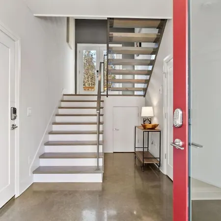 Downtown W Rooftop Deck 4 Bedrooms 3 Baths Holiday home Nashville