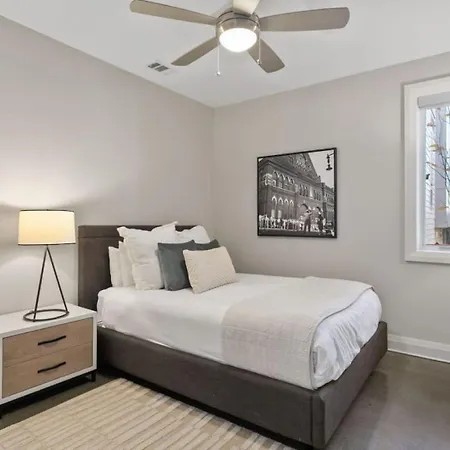 Downtown W Rooftop Deck 4 Bedrooms 3 Baths Holiday home *