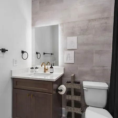 Walk To Geodis Stadium And Restaurants - Rooftop, Garage Holiday home Nashville