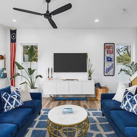 Walk To Geodis Stadium And Restaurants - Rooftop, Garage Holiday home Nashville