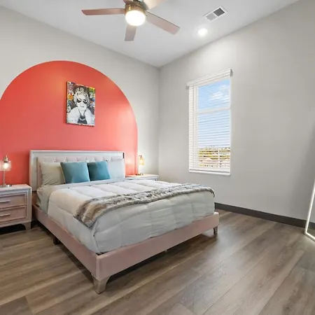 Apartment Chic 2br Getaway In Downtown *