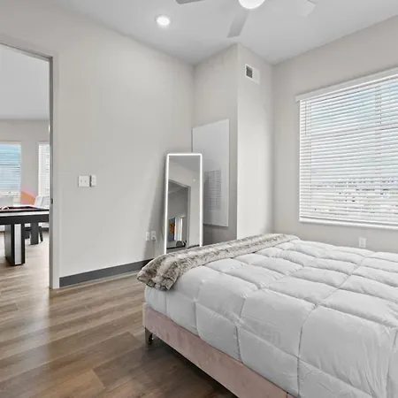Alto 303 Apartment *