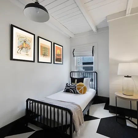 Holiday home The Rambler - Sparkling Pool & Steps To 12 South Nashville
