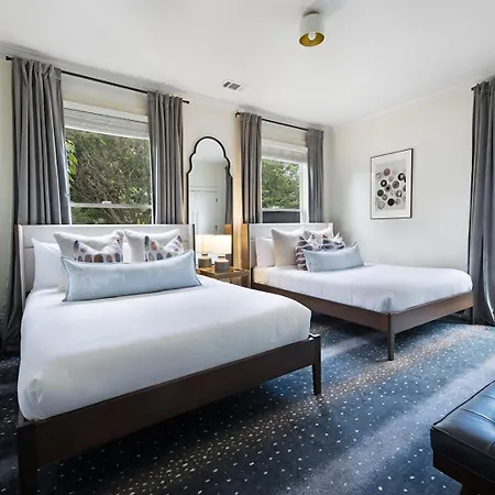 The Rambler - Sparkling Pool & Steps To 12 South Holiday home