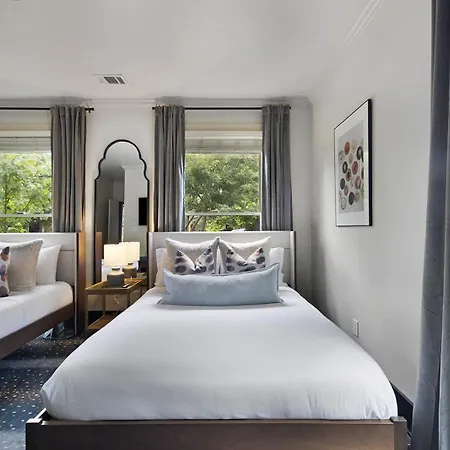 The Rambler - Sparkling Pool & Steps To 12 South Holiday home *