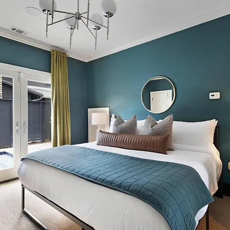 Holiday home The Rambler - Sparkling Pool & Steps To 12 South