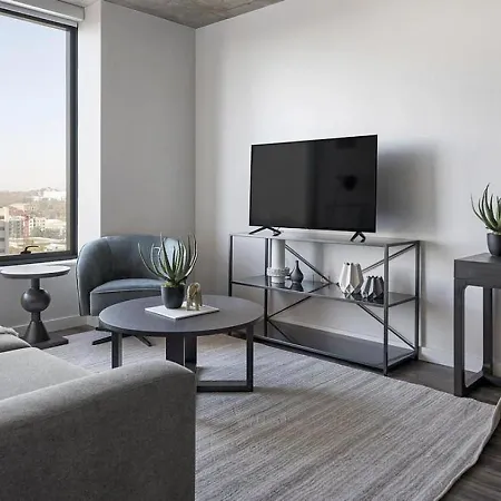 Landing At 2010 West End - 2 Bedrooms In Midtown Apartment *