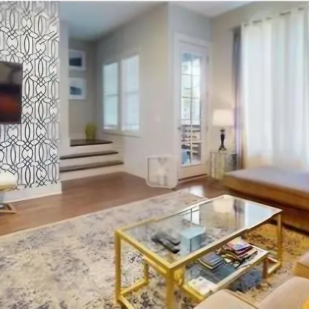 12 South Townhouse Close To Everything *