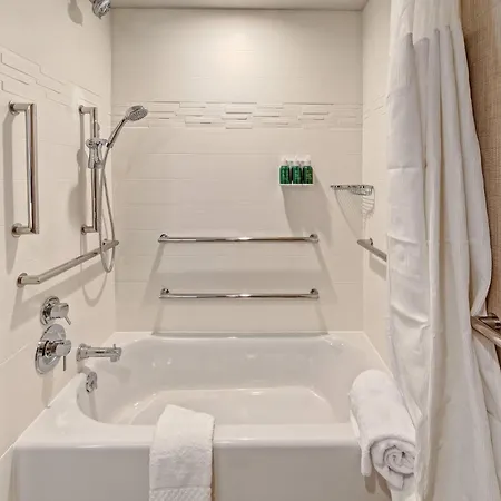 By Marriott At Opryland 3*