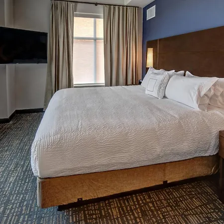 By Marriott Hills 3*