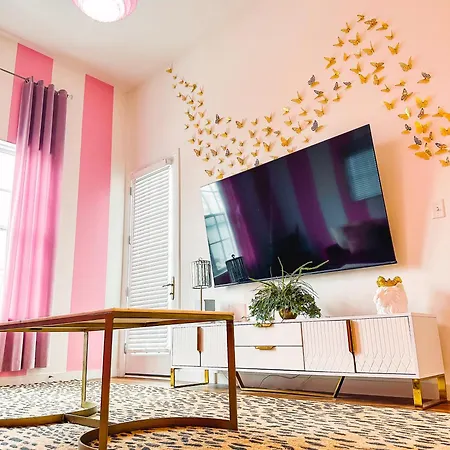 Dolly's Delight - Boutique Bliss Mins From Broadway Holiday home *