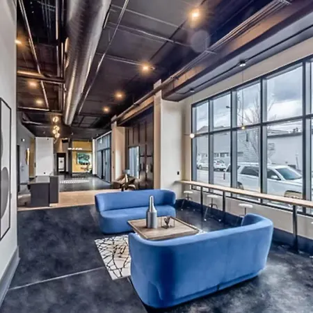 Apartment The Muse - Modern 2br With Private Balcony And Rooftop Access