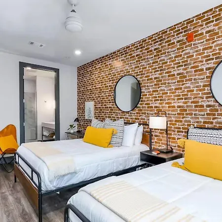 Apartment The Muse - Modern 2br With Private Balcony And Rooftop Access *