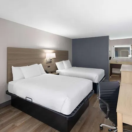 Baymont By Wyndham Airport Hotel 2*