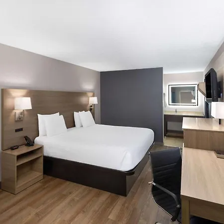 Hotel Baymont By Wyndham Airport Nashville