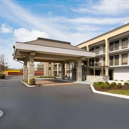 Baymont By Wyndham Airport Hotel