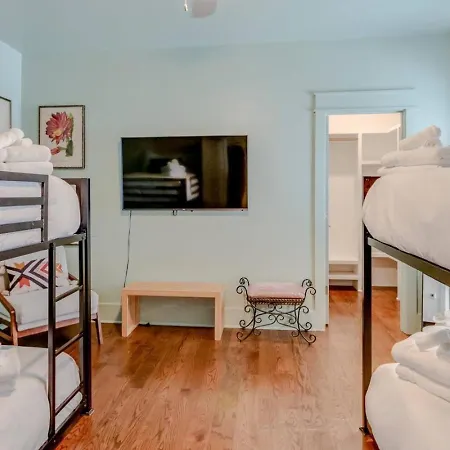Spectacular Vibes - 5 Stars - Giant Covered Patio Holiday home Nashville