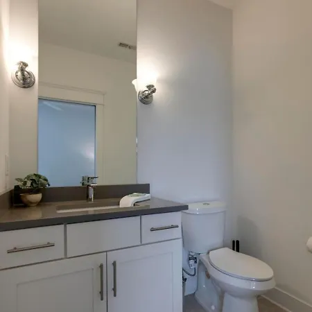 Holiday home Minutes To Broadway Pet Friendly Escape Nashville