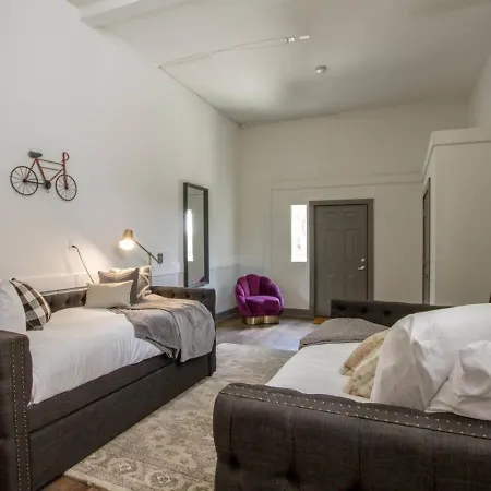 Beautiful Luxury Downtown Private Roofdeck Holiday home