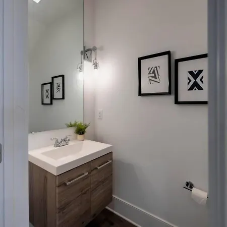 Beautiful Music Townhome Great Location Nashville