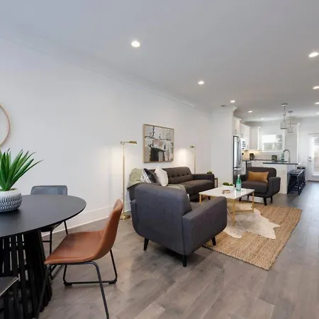 Holiday home Beautiful Music Townhome Great Location
