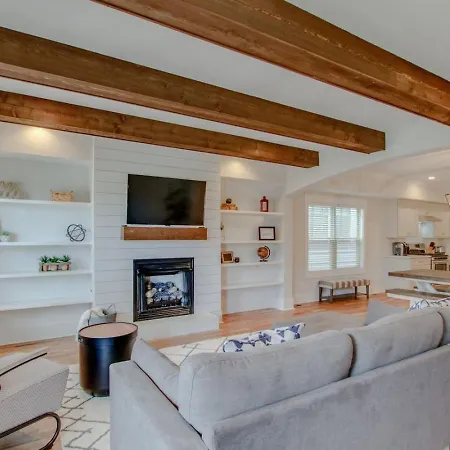 Holiday home East Nash Luxury Four Bedrooms Huge Rooftop Patio