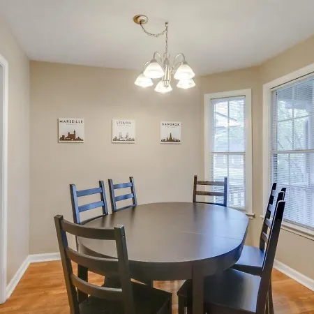 Bright And Fresh Large Backyard Minutes To Broadway Nashville