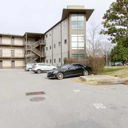 Contemporary Music Row Belmont Area Apartment Nashville