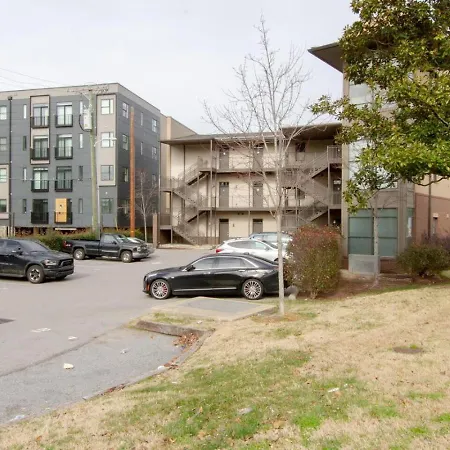 Contemporary Music Row Belmont Area Apartment