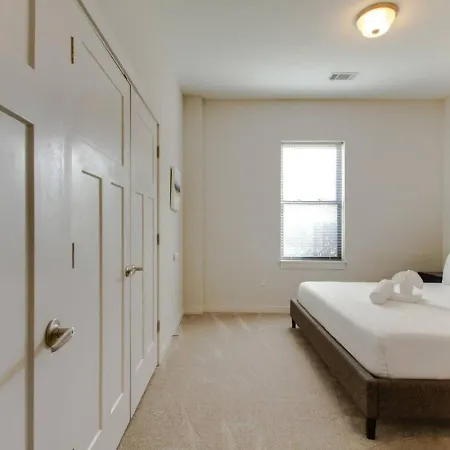 Contemporary Music Row Belmont Area Apartment *