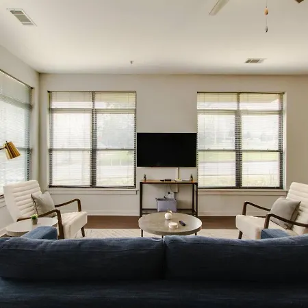 Apartment Contemporary Music Row Belmont Area