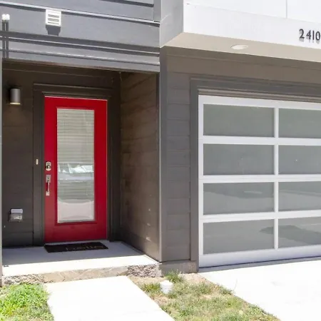 Chic Private Rooftop Minutes To Downtown