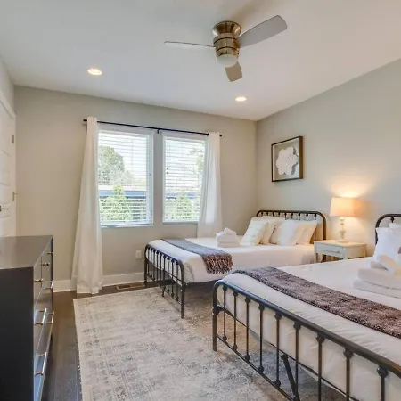 Holiday home Chic Private Rooftop Minutes To Downtown