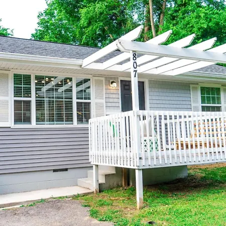 Eccentric East Nash Unique Design