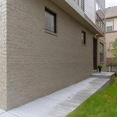 Gulch Mega Super Rooftop Premier Location Holiday home *