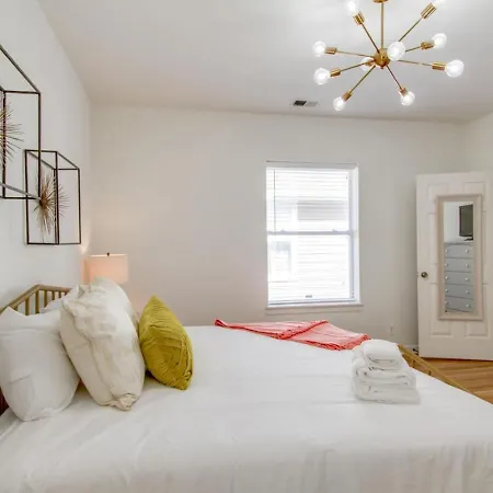 Cozy Downtown Charmer 3 Bedroom 2 Bath Walk To Gulch Holiday home Nashville