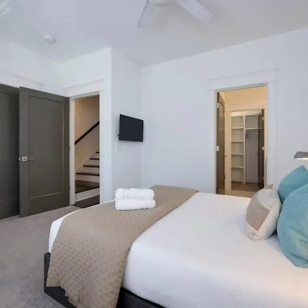 Minutes To Broadway Spacious Townhouse *
