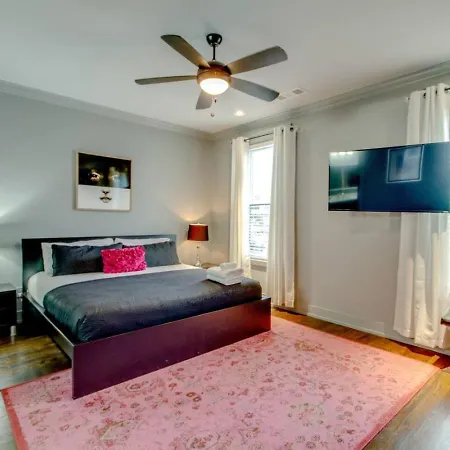 Gulch Getaway The Nash Nest Epic Rooftop Holiday home Nashville