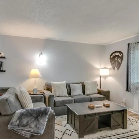 Delightful Charmer With Pool Access Holiday home *