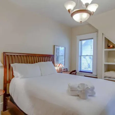 Huge Vandy Minutes To Downtown Walk To Grocery Holiday home *