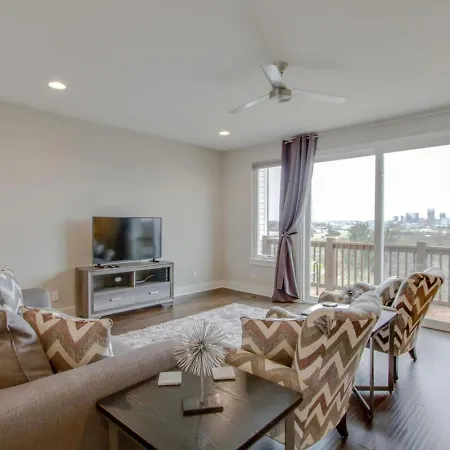 Overlook Luxury Amenities Minutes To Downtown Holiday home *