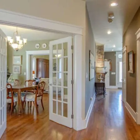 Holiday home Huge Vandy Minutes To Downtown Walk To Grocery Nashville