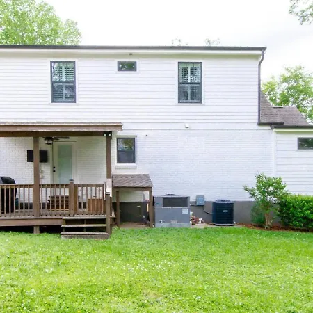East Paradise 4 Bedroom Large Backyard Nashville