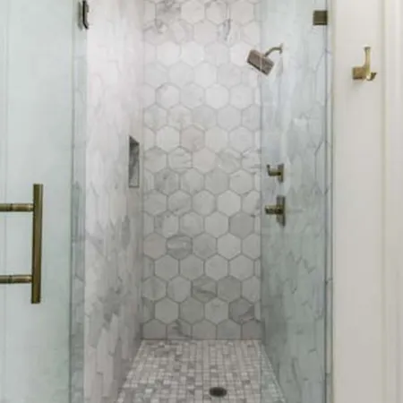 Spacious Wonderful Townhome Downtown Location