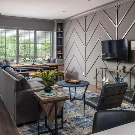 Holiday home Spacious Wonderful Townhome Downtown Location *