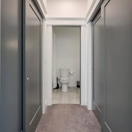 Holiday home Minutes To Broadway Luxurious Gated Townhome Nashville