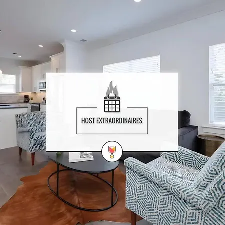 Minutes To Broadway Luxurious Gated Townhome Holiday home Nashville