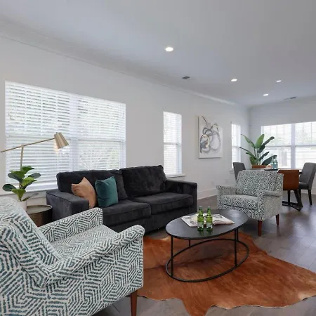 Minutes To Broadway Luxurious Gated Townhome * Nashville